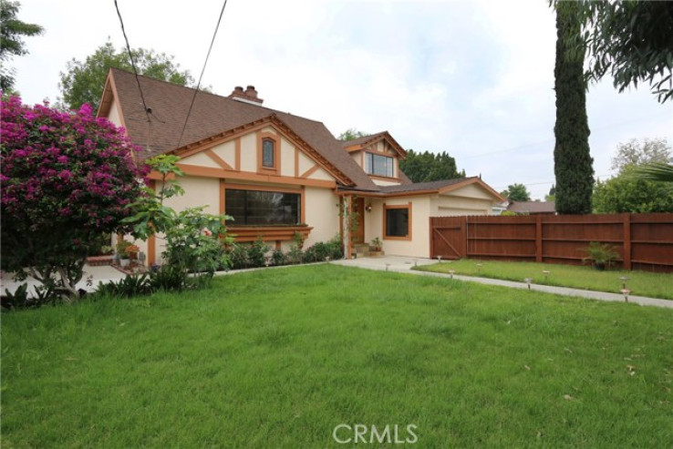 Residential Home in Valley Glen