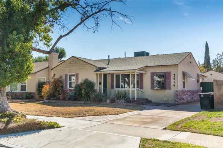 4 Bed Home for Sale in Burbank, California