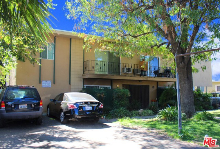 Residential Income in Lake Balboa