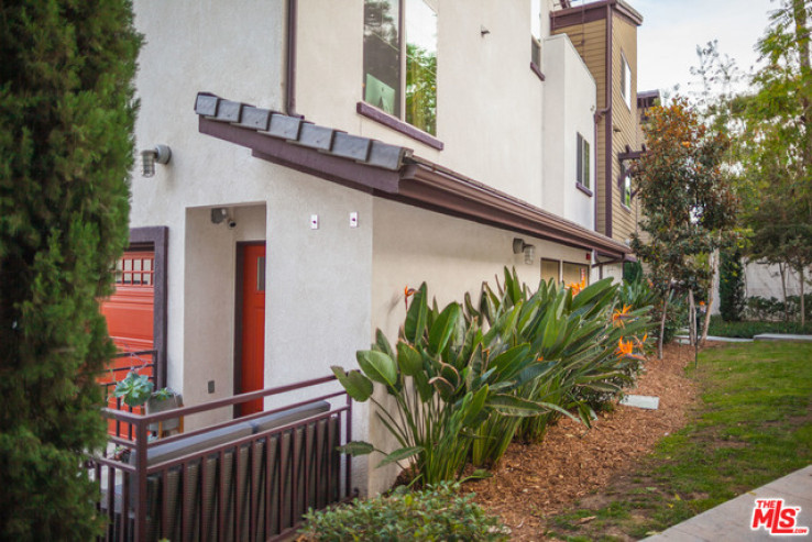 2 Bed Home for Sale in Los Angeles, California