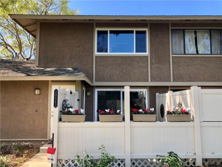 2 Bed Home for Sale in Agoura Hills, California