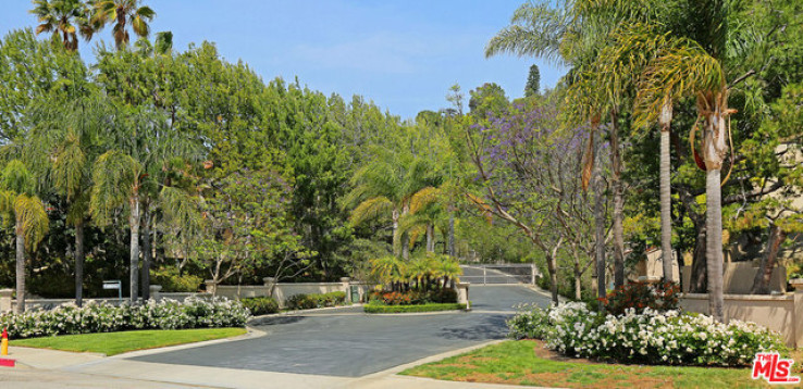 Residential Home in Pacific Palisades