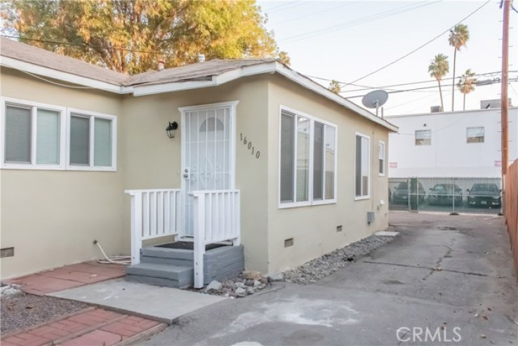 4 Bed Home for Sale in Van Nuys, California