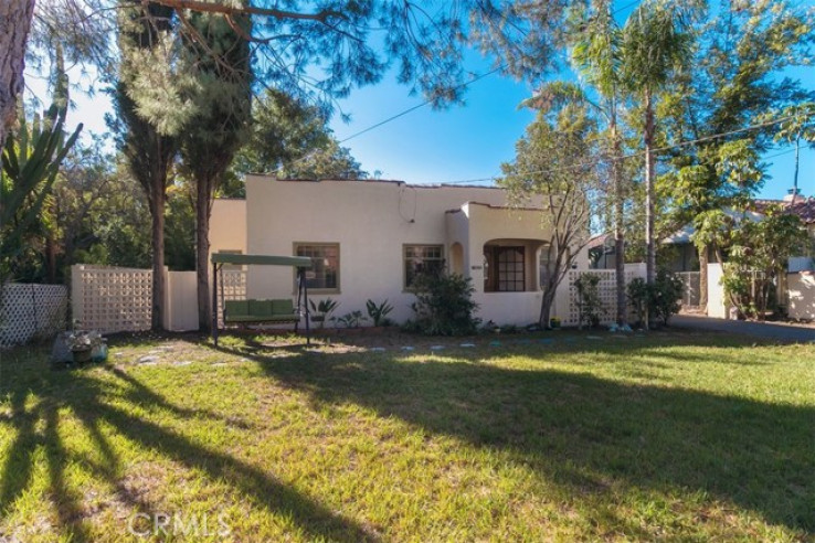 Residential Home in Valley Glen