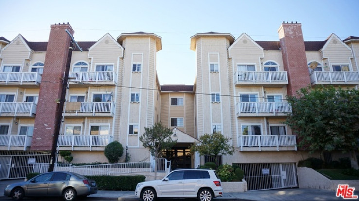 2 Bed Home for Sale in Encino, California