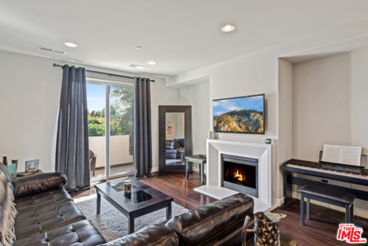 Residential Home in Toluca Lake