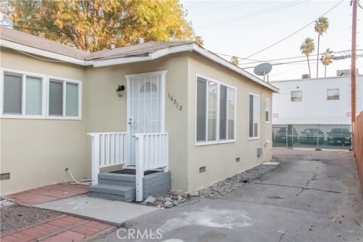  Income Home for Sale in Van Nuys, California