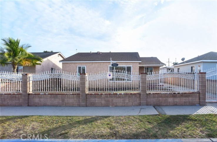 Residential Home in Compton N of Rosecrans, E of Central