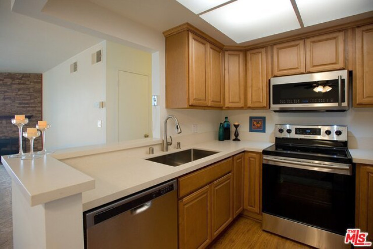 2 Bed Home for Sale in Valley Village, California