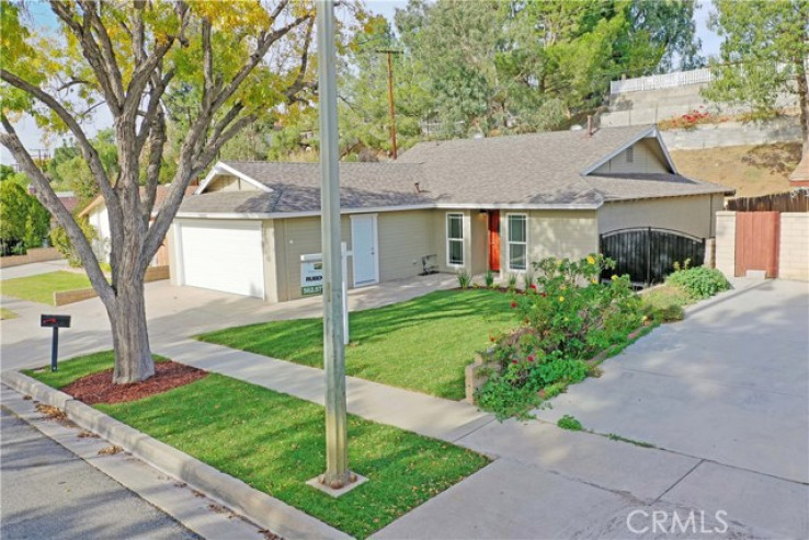 4 Bed Home for Sale in Canyon Country, California