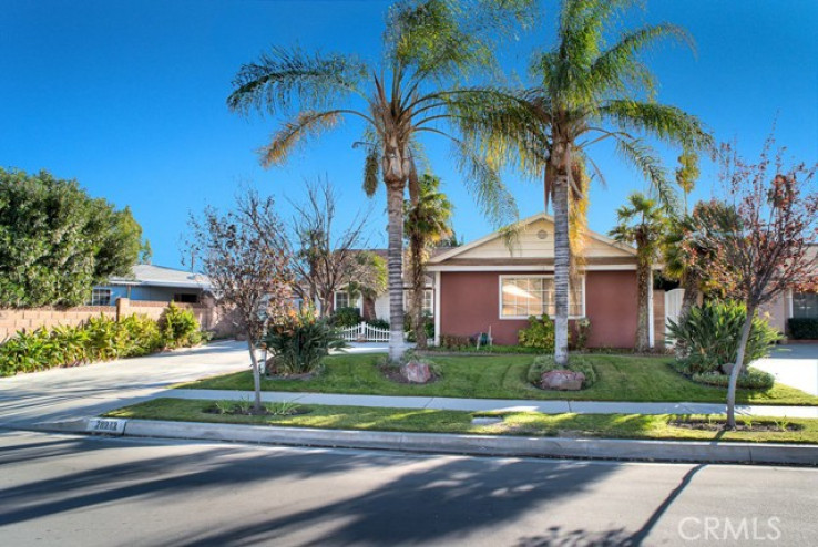 4 Bed Home for Sale in Canyon Country, California