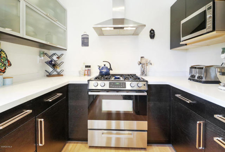 2 Bed Home for Sale in Agoura Hills, California