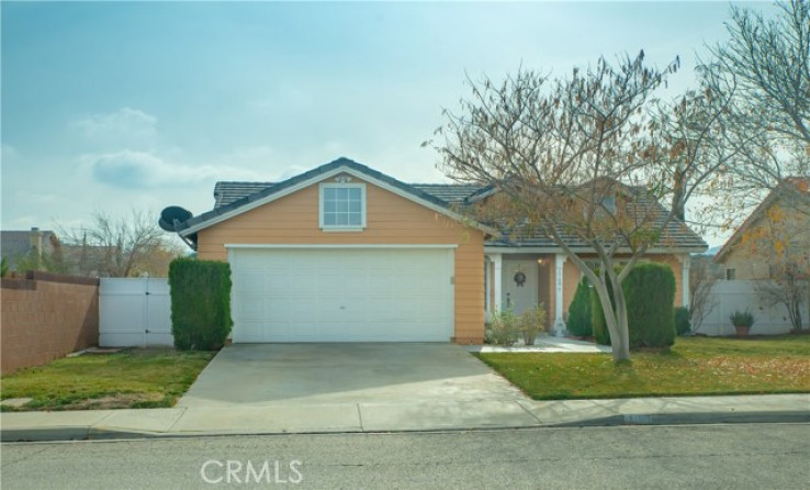 3 Bed Home for Sale in Palmdale, California
