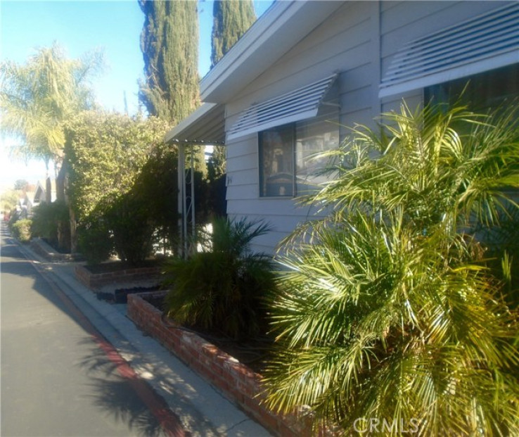 2 Bed Home for Sale in Castaic, California