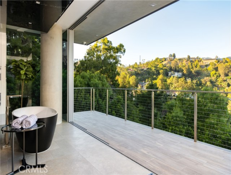 3 Bed Home to Rent in Hollywood Hills, California