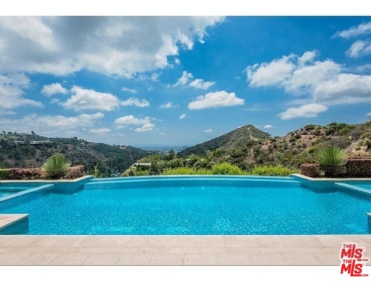 6 Bed Home to Rent in Beverly Hills, California