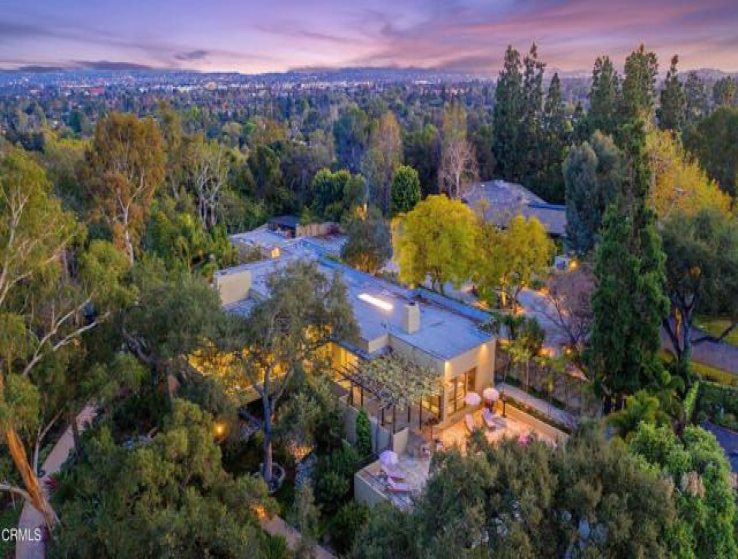 5 Bed Home for Sale in Pasadena, California