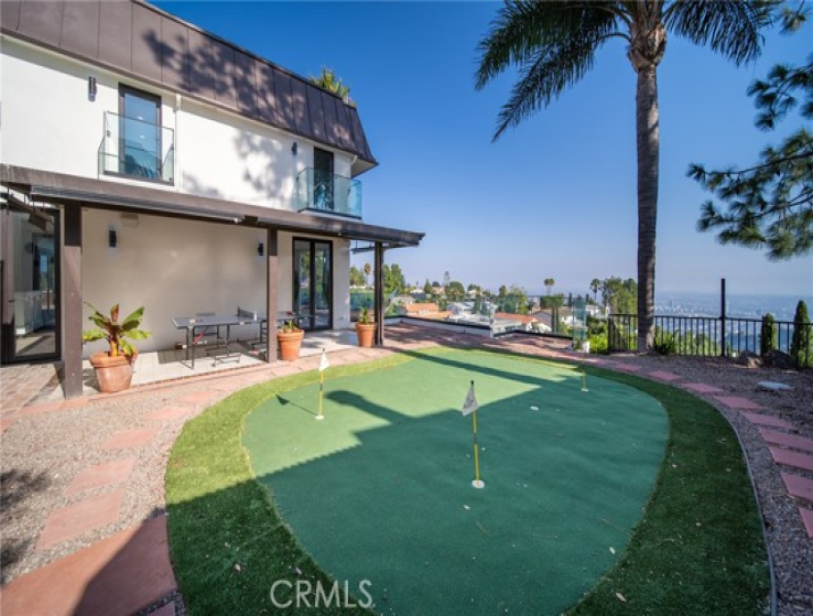 7 Bed Home to Rent in Los Angeles, California