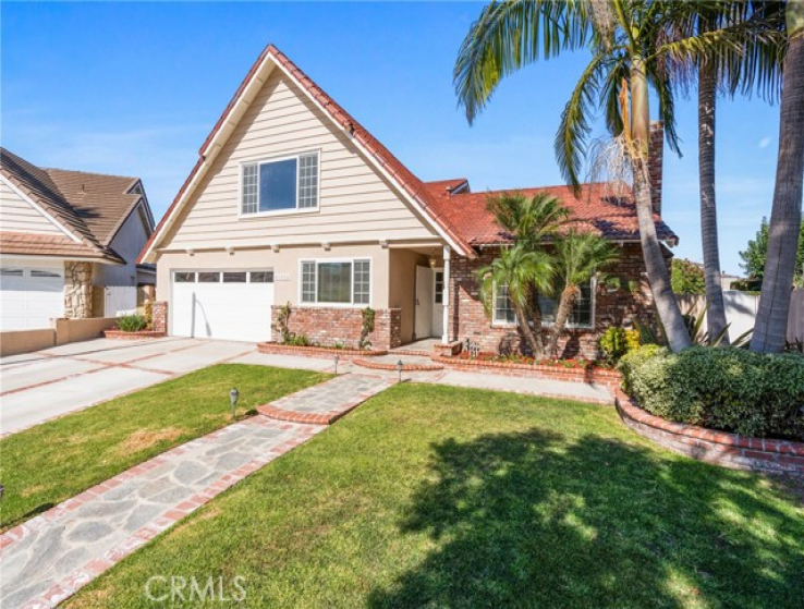 6 Bed Home for Sale in Huntington Beach, California