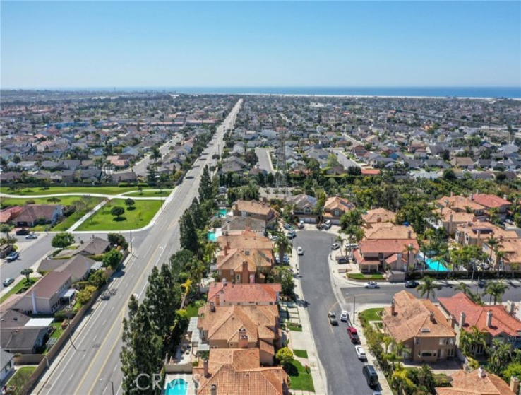 4 Bed Home for Sale in Huntington Beach, California