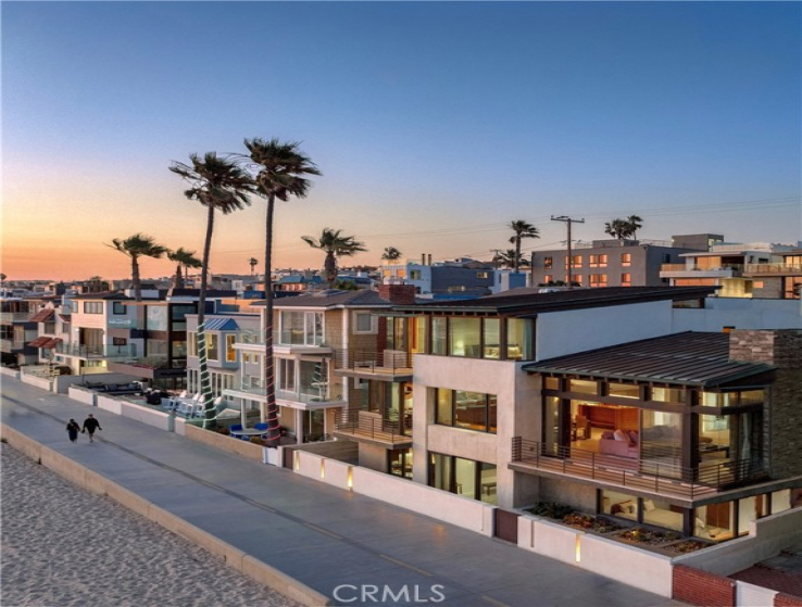 5 Bed Home for Sale in Hermosa Beach, California