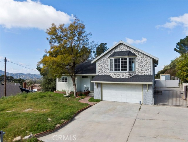 4 Bed Home to Rent in Tujunga, California