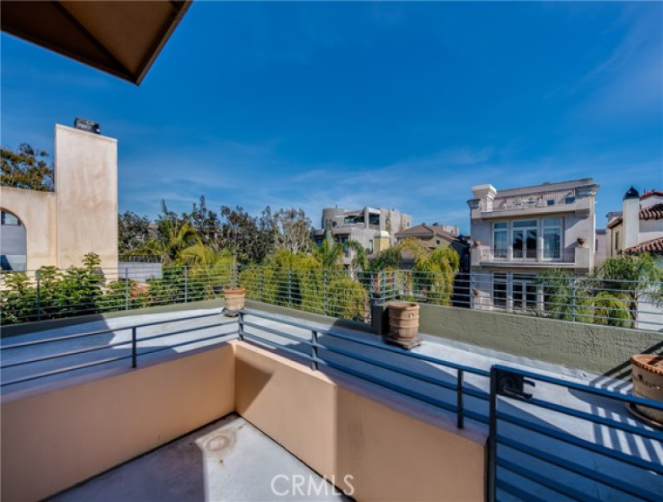 5 Bed Home for Sale in Marina del Rey, California