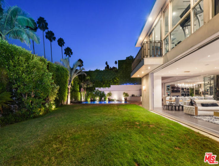 8 Bed Home to Rent in West Hollywood, California