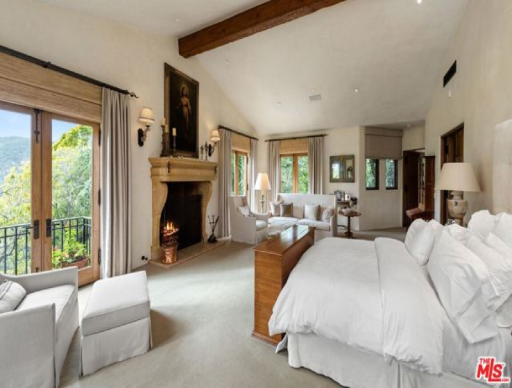 8 Bed Home for Sale in Pacific Palisades, California