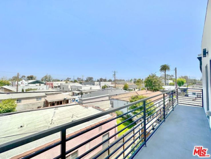 6 Bed Home to Rent in Los Angeles, California