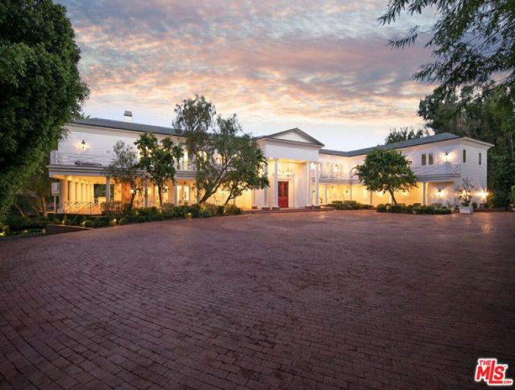 17 Bed Home for Sale in Los Angeles, California