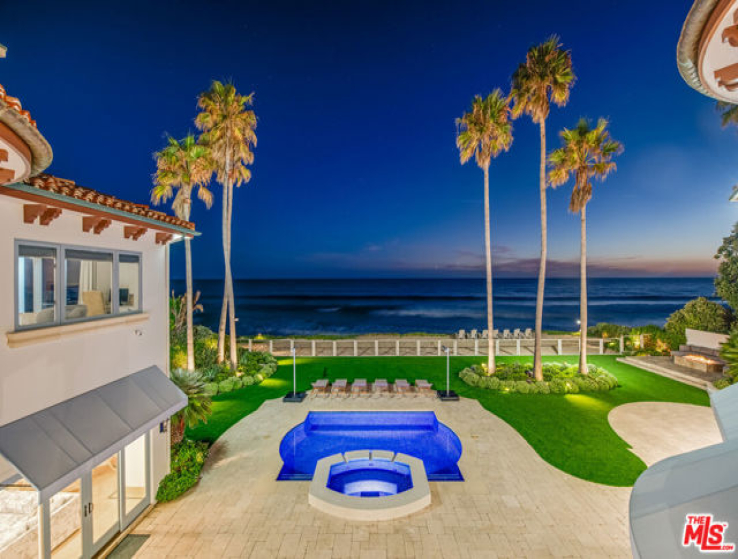 6 Bed Home to Rent in Malibu, California