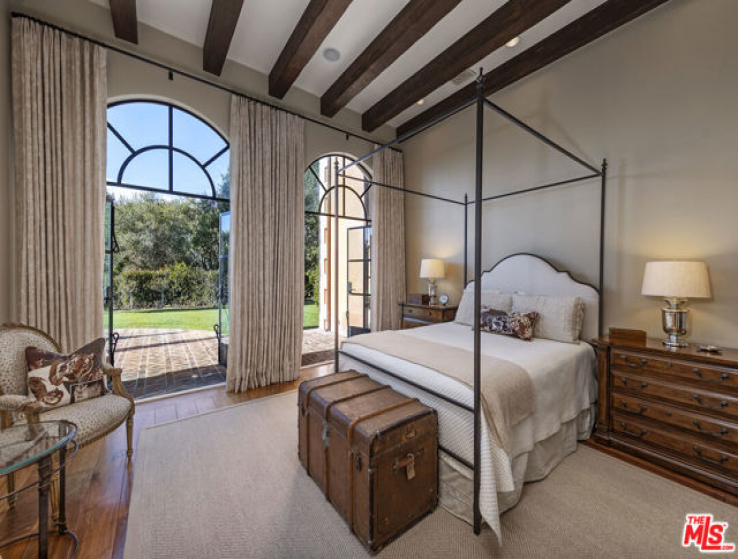 7 Bed Home for Sale in Carpinteria, California