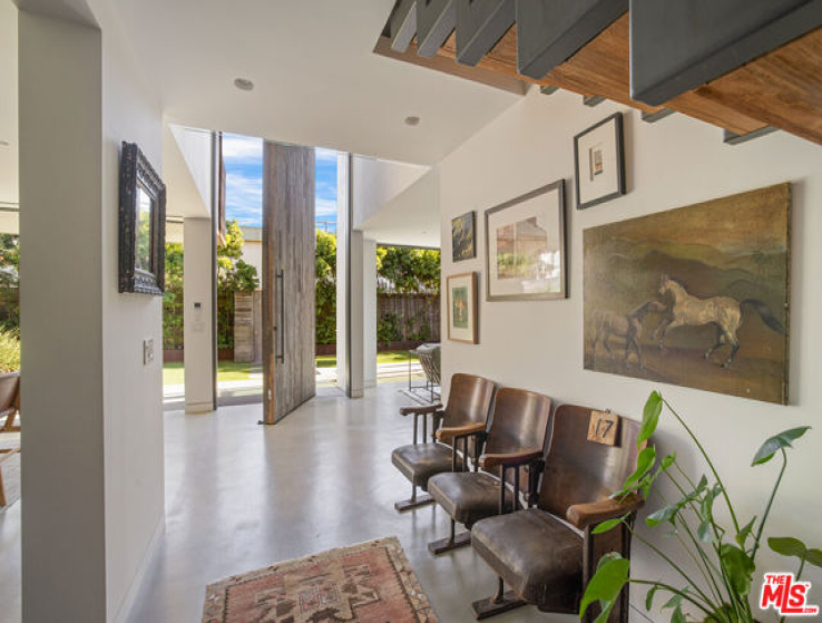 5 Bed Home for Sale in Venice, California