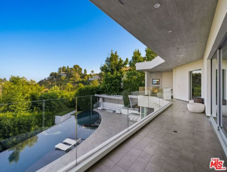 6 Bed Home for Sale in Los Angeles, California