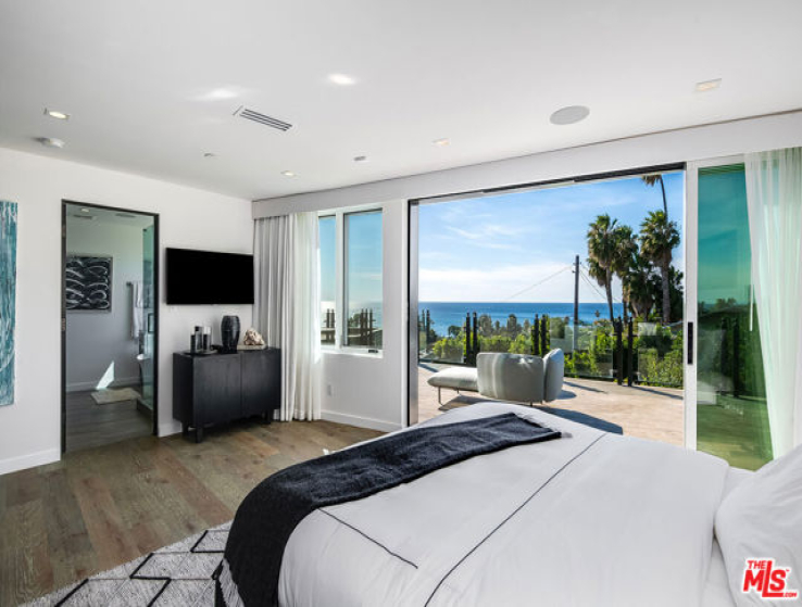 7 Bed Home for Sale in Malibu, California