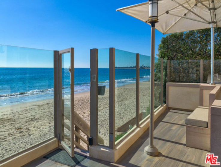 9 Bed Home to Rent in Malibu, California