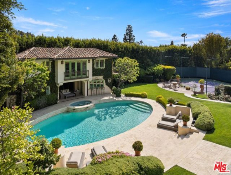 8 Bed Home for Sale in Pacific Palisades, California
