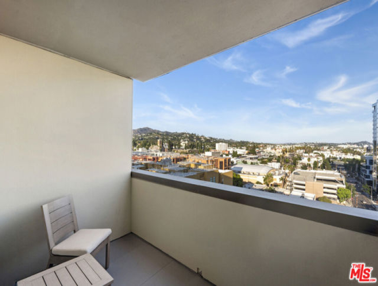 3 Bed Home to Rent in Hollywood, California