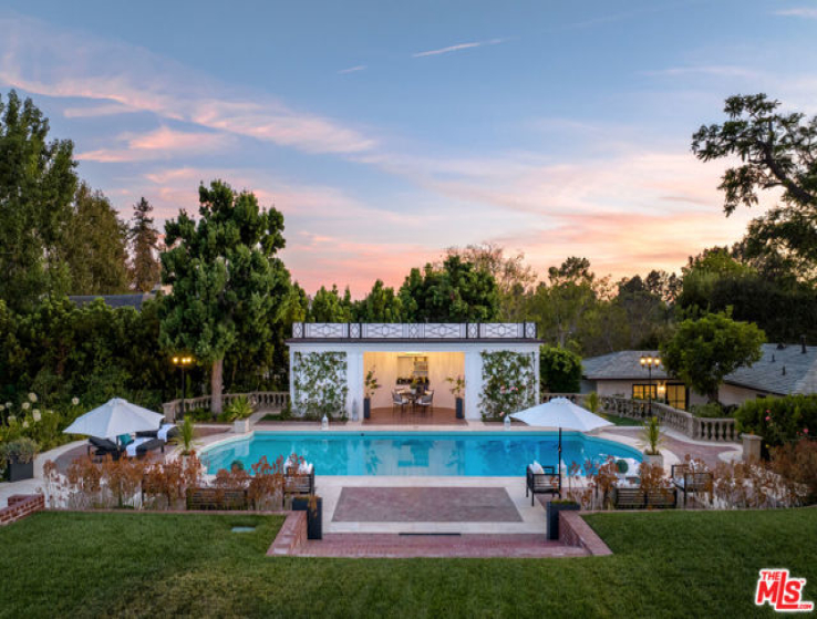 7 Bed Home for Sale in Los Angeles, California