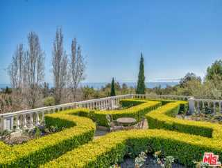 11 Bed Home for Sale in Summerland, California