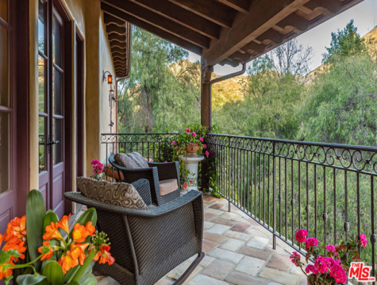 6 Bed Home for Sale in Agoura Hills, California